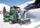 CR2260-Action-Snow blower-01.jpg