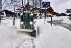 CR3070-Action-Snow-Sweeper-02.jpg